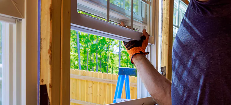 >Bay Window Curtain Rail Track in Pacifica, CA